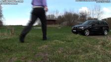 BMW 550i X-Drive vs BMW X5M (V8 TwinTurbo) starting from standstill off-road